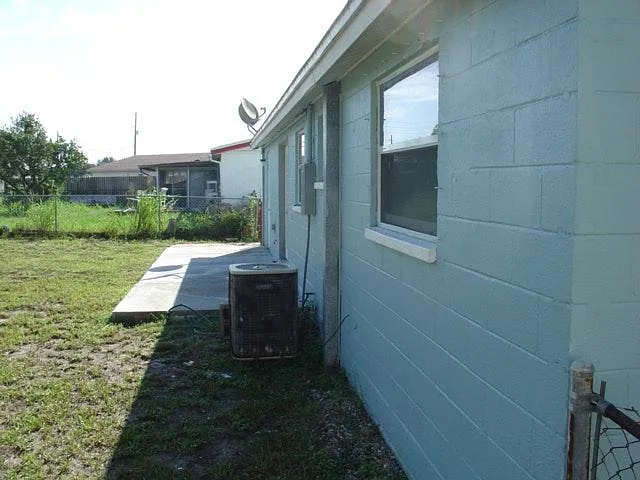 10189 129th Ter — Photo 24