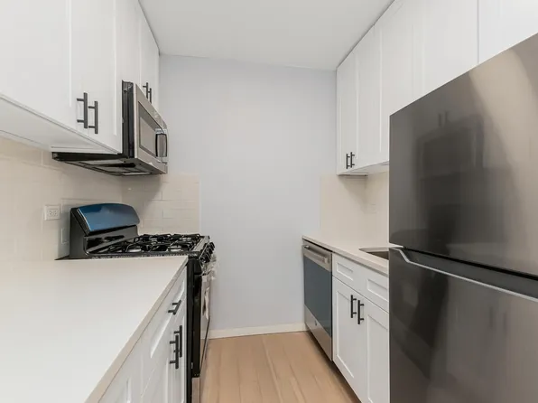 3311 Giles Avenue 5H image 2 of 18