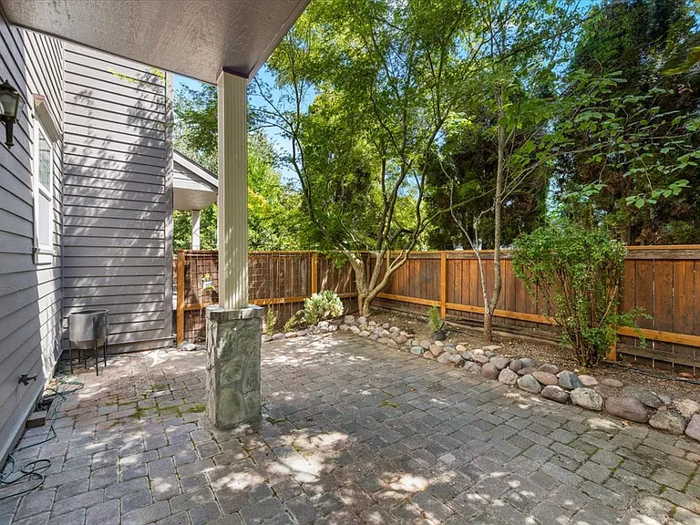 100 Jackson Creek Dr — Photo 25