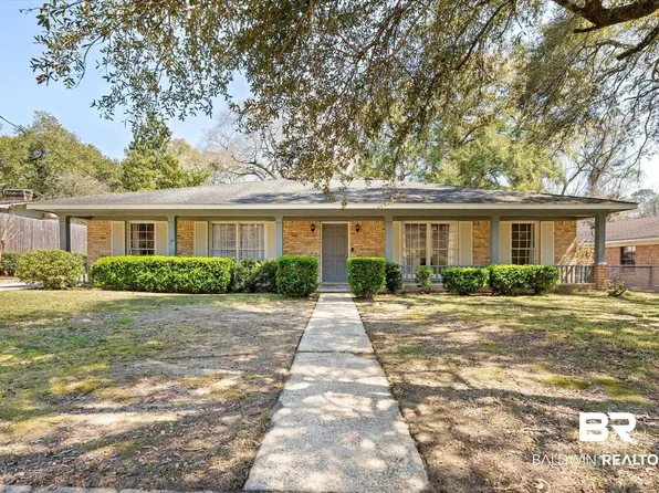 2703 Woodcliff Dr E, Mobile, AL 36693