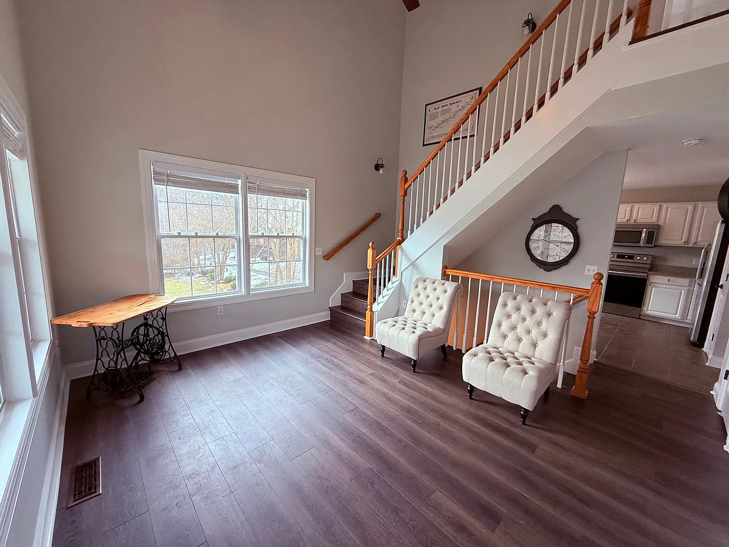 3 Bedroom, 2 Bath End Unit Townhouse — Photo 2