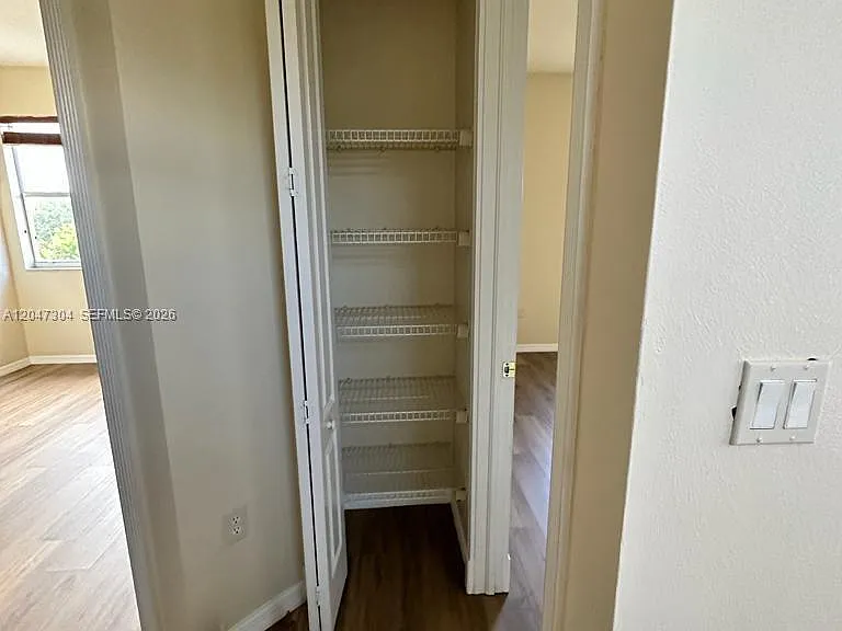 1926 NE 3rd Ct — Photo 5