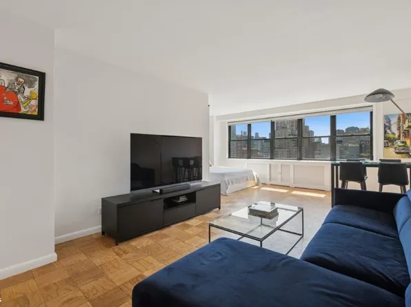 330 Third Avenue 15E image 2 of 14