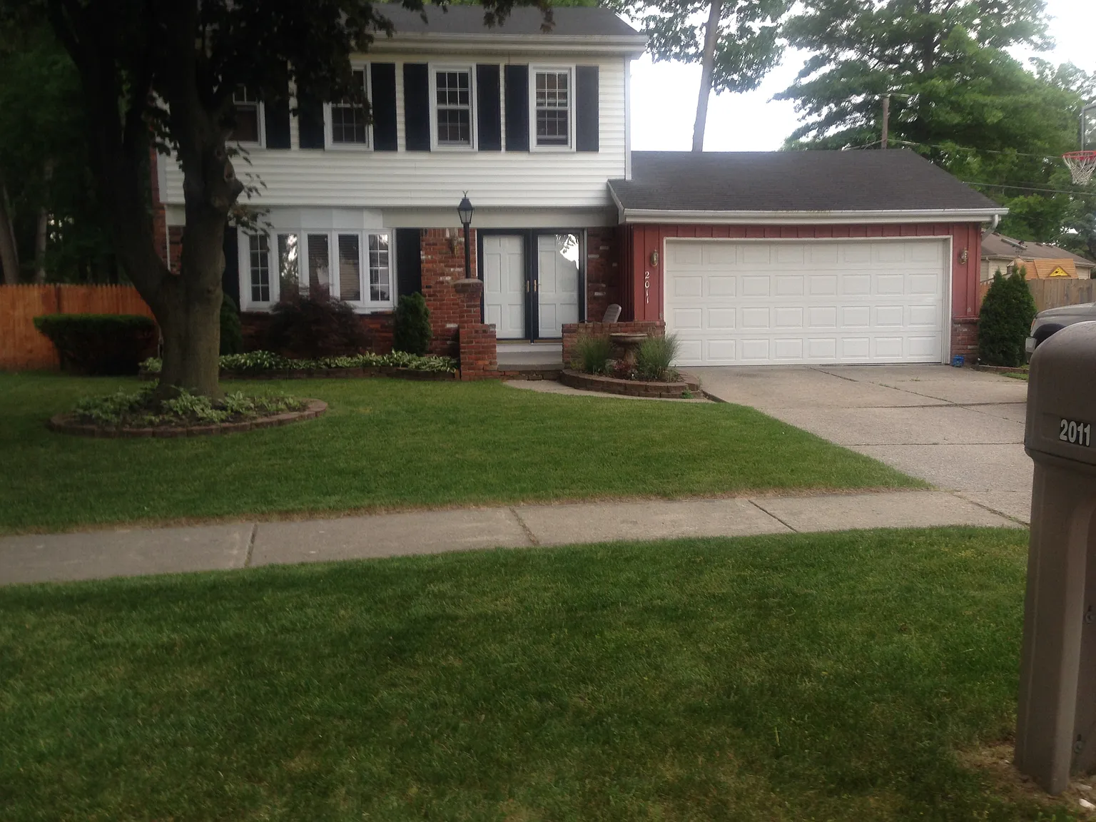 2011 Roanwood Dr photo 1