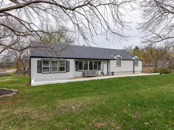 302 NW 54th Ter, Kansas City, MO 64118