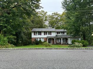 13 Westwood Dr, Walden, NY 12586