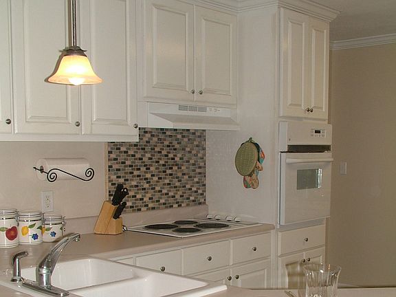 Custom Kitchen Cabinets