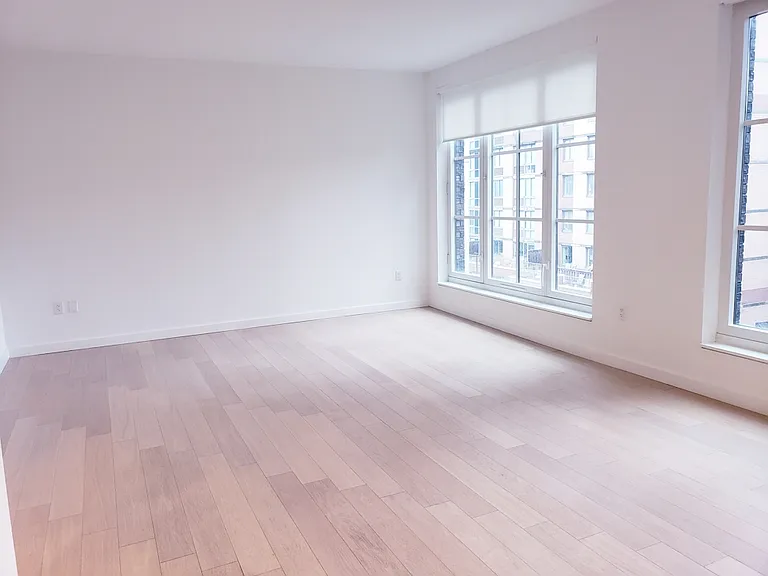 535 W 43rd St S #15C — Photo 8