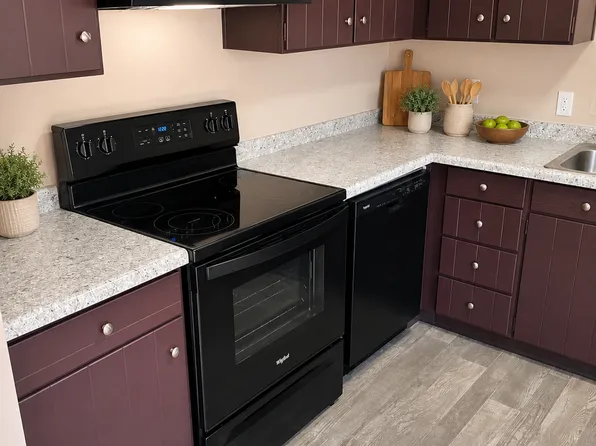 Bristol Square Apartments