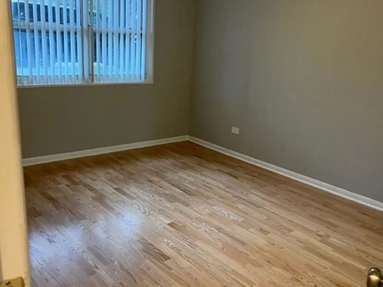 2349 59 W Jarvis 7335 #37 — Photo 9