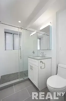 Rented by REAL New York | media 7