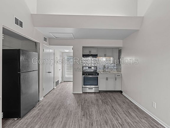 4th image of 2323 Woodson Rd Unit E