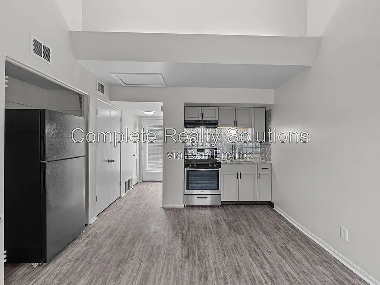 2323 Woodson Rd #E — Photo 4