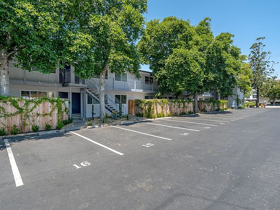4th image of 1127 Foothill Blvd #9
