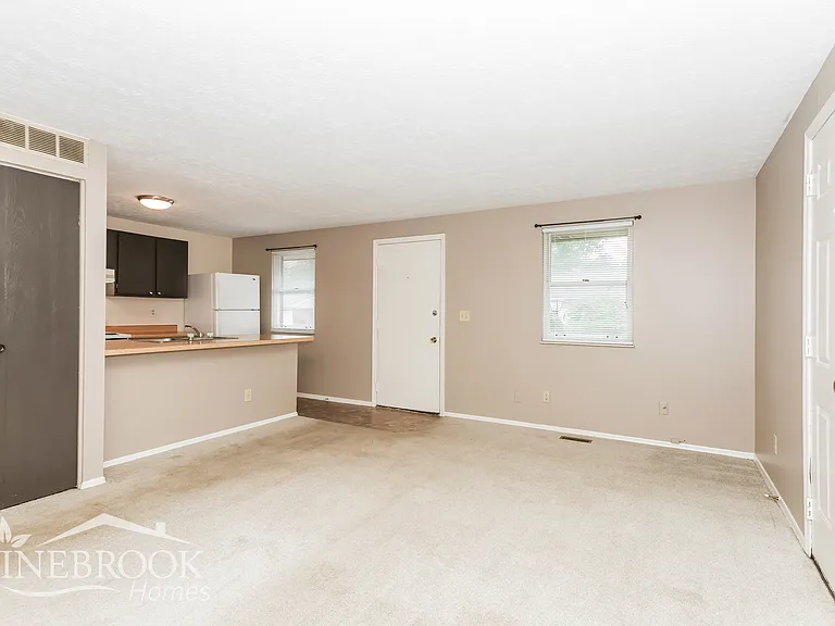 8189 Mount Washington Dr — Photo 5