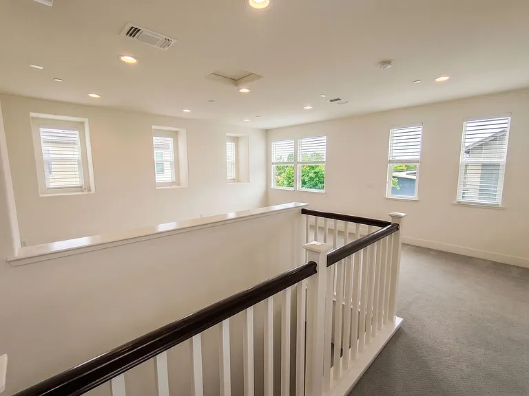 2730 Bette St — Photo 5