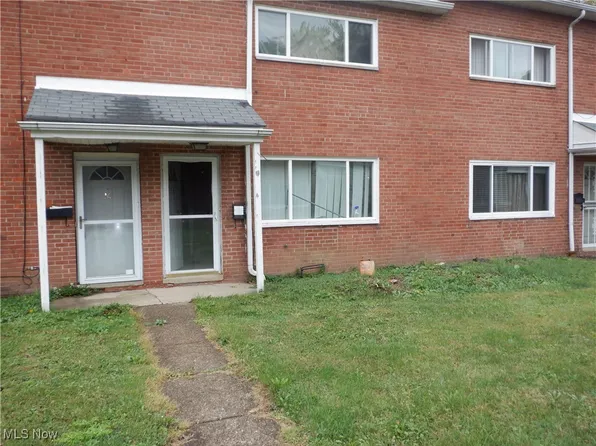 4957 Caroline Dr APT 15, Warrensville Heights, OH 44128