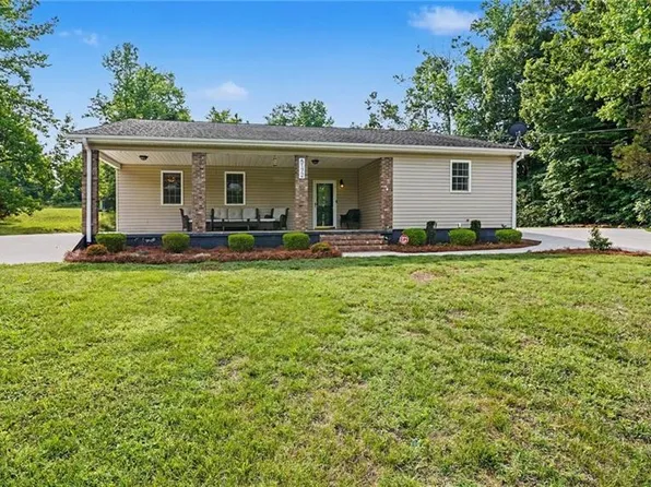 5172 Payne St, Trinity, NC 27370