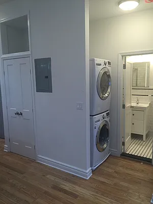 Rented by Alexander Bilu, LREB | media 8