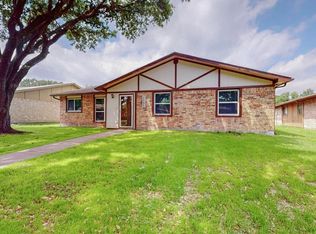 2921 Robin Hill Ln, Garland, TX 75044