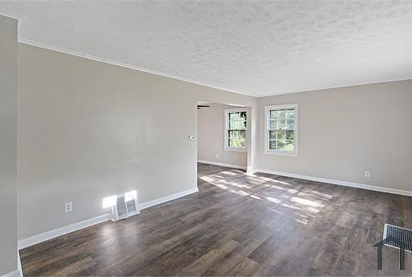 3 bed, 1500 sqft, $1,000 — Photo 3