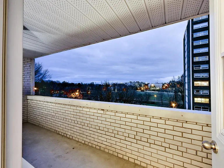 630 Roselawn Ave — Photo 38