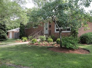 2425 Crawford Ave, Evanston, IL 60201