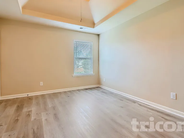 135 Lindsey Ter — Photo 6