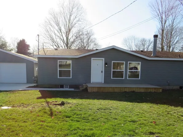 199 N Garfield St, Maple Rapids, MI 48853