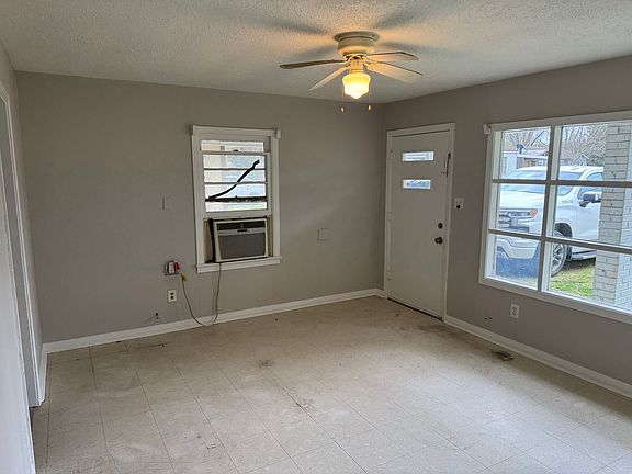 2nd image of 2521 Trichel St