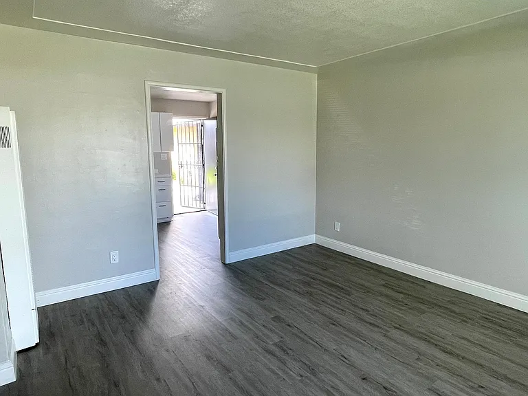 2335 N 2nd St — Photo 12