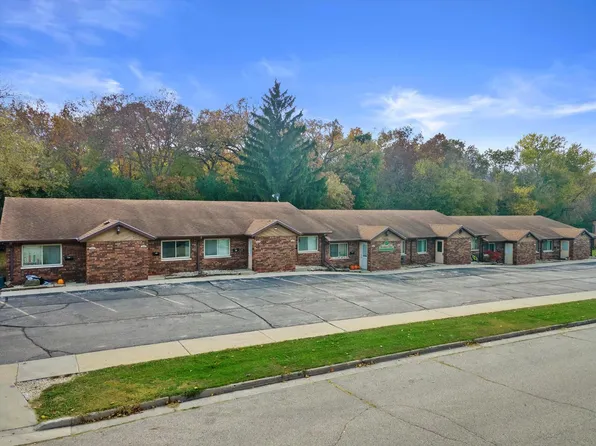 643 Meadow LANE, Burlington, WI 53105