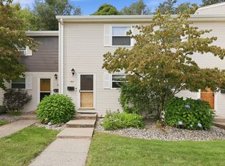 142 Autumn St APT G, Agawam, MA 01001