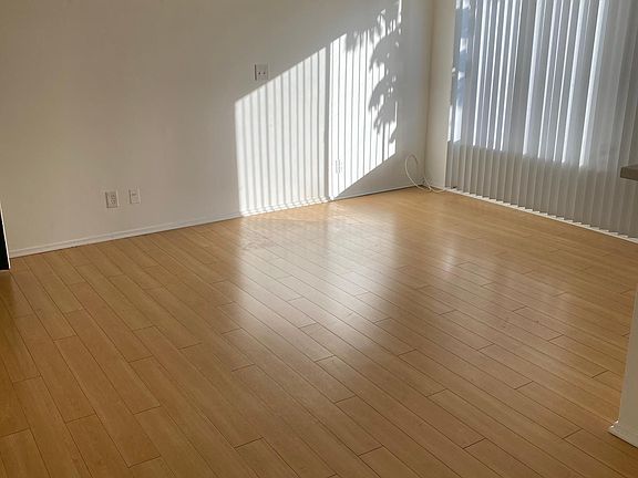 3rd image of 230 Bay St #7