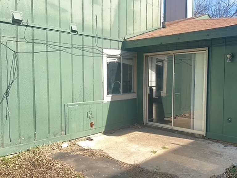 2607 San Sabastian Cir — Photo 36