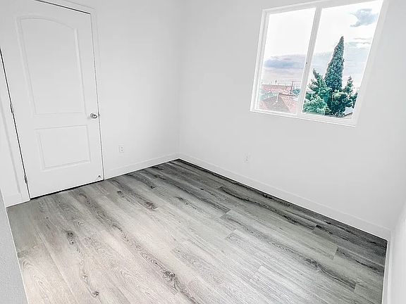 5th image of 607 W 41st Pl #1/3