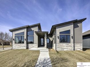 7102 N 151st Ave, Bennington, NE 68007