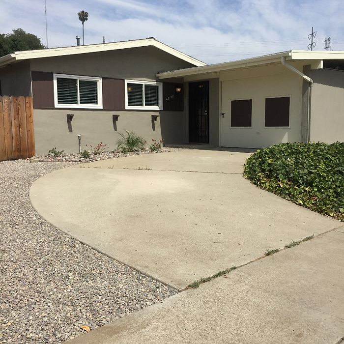1st image of 4858 Chateau Dr