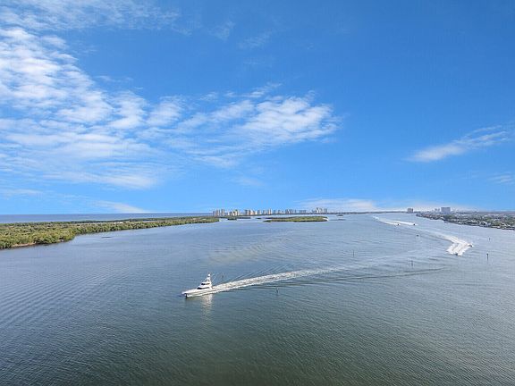 3rd image of 100 Lakeshore Drive #1755