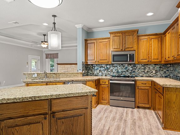 5th image of 304 Jade Ln