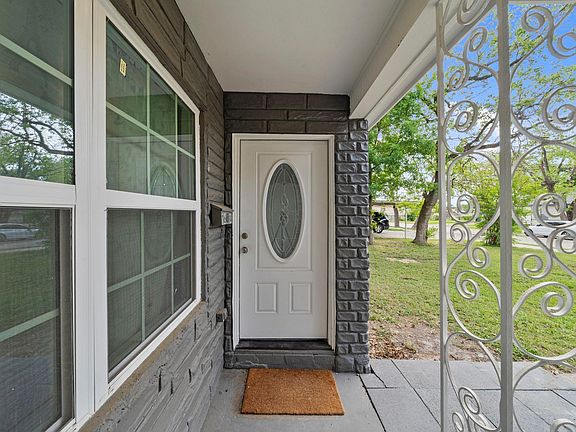 2nd image of 1614 Palmwood Dr