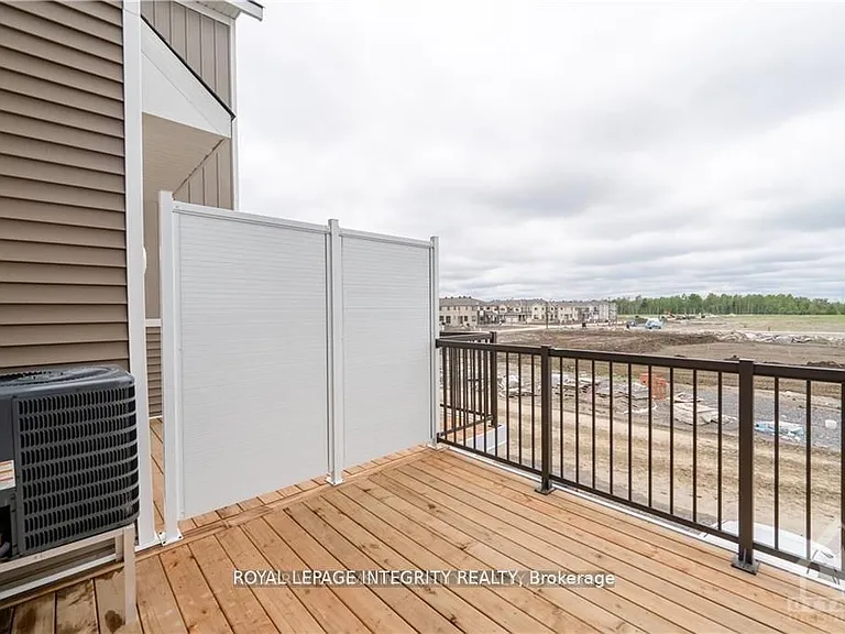 2014 Leinster Cir — Photo 11