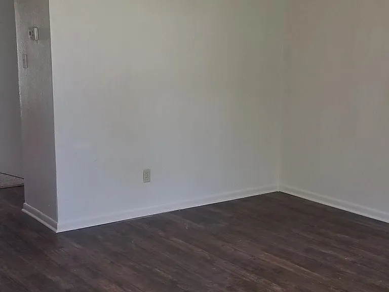 110 S Avenue M — Photo 22