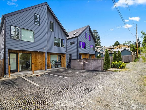 5th image of 918 N 100th Street #B