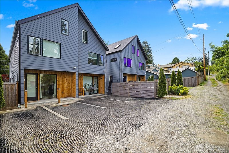 5th image of 918 N 100th Street #B