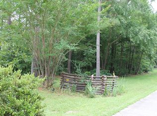 42 Meadowrun Dr, Cameron, NC 28326