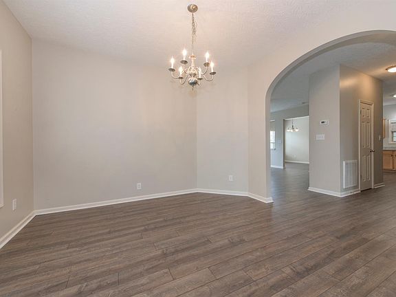 4th image of 689 Stansberry Cv