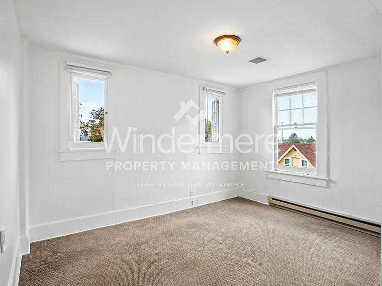 628 S Maple St — Photo 9