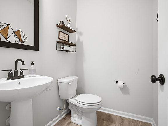 5th image of 245 Parkwood Vista Way