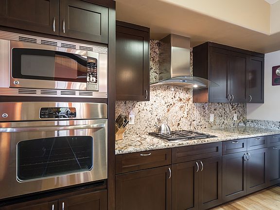 5th image of 3015 Poinsettia Dr